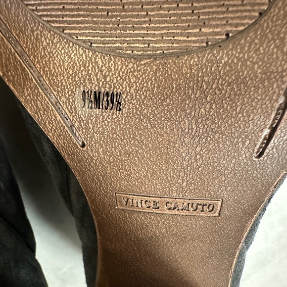 Vince Camuto block heel Gray suede leather ankle boots, size 9 1/2 with tags - Picture 7 of 9